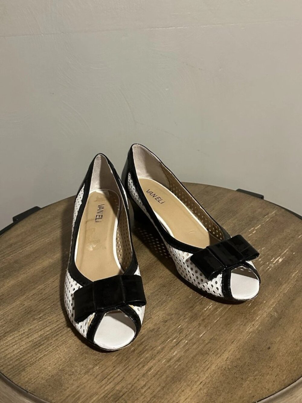 Women’s Size 10 Vaneli Black And White Dress Shoes